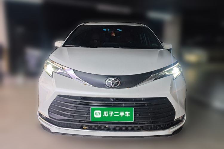 Used Toyota SIENNA 2026 Model 2.5L Dual-Engine Two-Wheel-Drive Comfort Edition Front