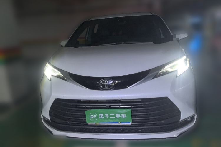 Used Toyota SIENNA 2026 Model 2.5L Dual-Engine Four-Wheel-Drive Prestige Edition Front
