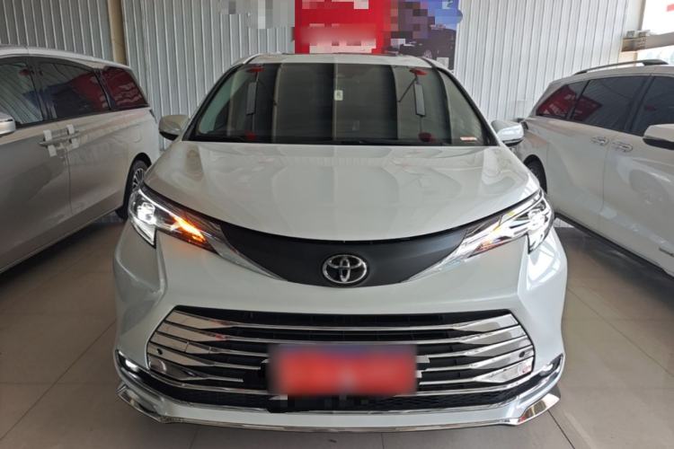 Used Toyota SIENNA 2026 Model 2.5L Dual-Engine Two-Wheel-Drive Comfort Edition Front