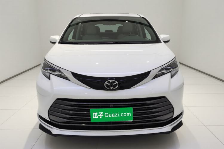 Used Toyota SIENNA 2026 Model 2.5L Dual-Engine Four-Wheel-Drive Prestige Edition Front