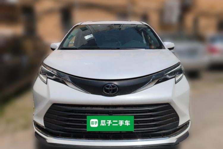 Used Toyota SIENNA 2026 Model 2.5L Dual-Engine Two-Wheel-Drive Comfort Edition Front