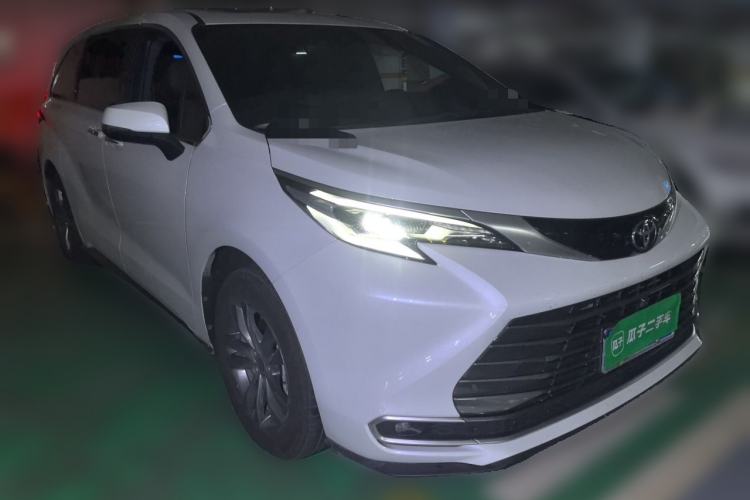 Used Toyota SIENNA 2026 Model 2.5L Dual-Engine Four-Wheel-Drive Prestige Edition Front Right 45 Deg