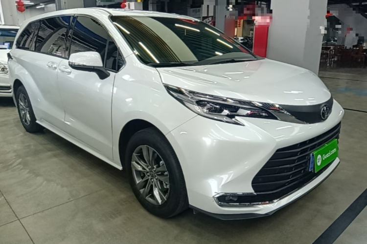 Used Toyota SIENNA 2026 Model 2.5L Dual-Engine Two-Wheel-Drive Comfort Edition Front Right 45 Deg