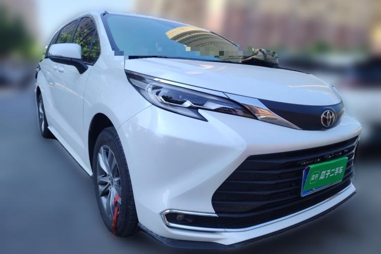 Used Toyota SIENNA 2026 Model 2.5L Dual-Engine Two-Wheel-Drive Comfort Edition Front Right 45 Deg