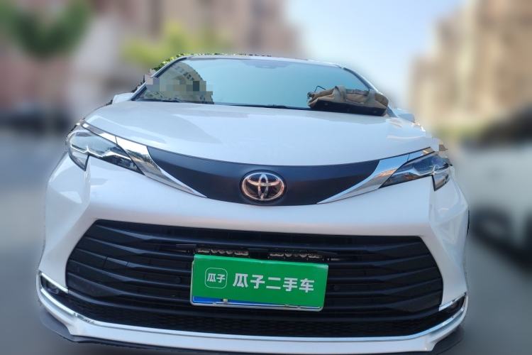 Used Toyota SIENNA 2026 Model 2.5L Dual-Engine Two-Wheel-Drive Comfort Edition Front