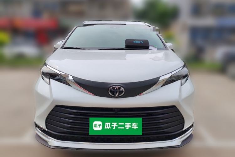 Used Toyota SIENNA 2026 Model 2.5L Dual-Engine Two-Wheel-Drive Comfort Edition Front