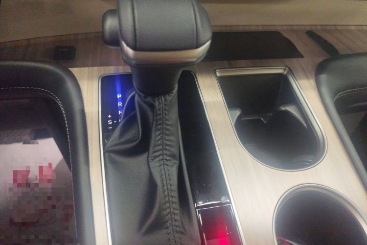 Used Toyota SIENNA 2026 Model 2.5L Dual-Engine Two-Wheel-Drive Premium Prestige Edition Gear Lever