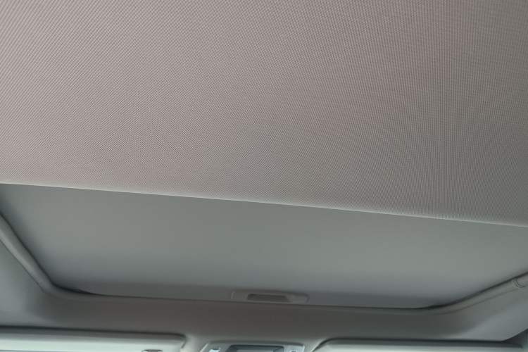 Used Toyota SIENNA 2026 Model 2.5L Dual-Engine Two-Wheel-Drive Comfort Edition Headliner
