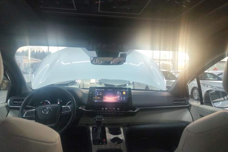 Used Toyota SIENNA 2026 Model 2.5L Dual-Engine Two-Wheel-Drive Premium Prestige Edition Headliner