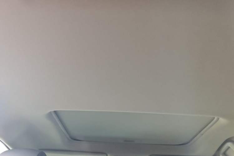Used Toyota SIENNA 2026 Model 2.5L Dual-Engine Two-Wheel-Drive Comfort Edition Headliner