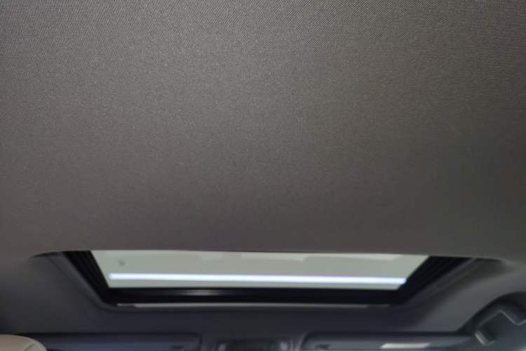Used Toyota SIENNA 2026 Model 2.5L Dual-Engine Four-Wheel-Drive Prestige Edition Headliner