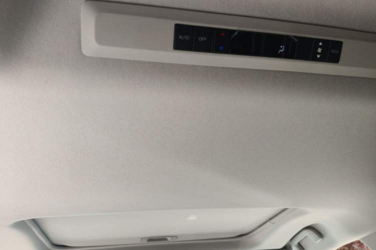 Used Toyota SIENNA 2026 Model 2.5L Dual-Engine Two-Wheel-Drive Comfort Edition Headliner