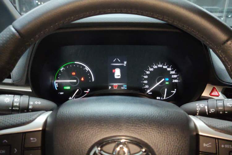 Used Toyota SIENNA 2026 Model 2.5L Dual-Engine Two-Wheel-Drive Luxury Edition Instrument Cluster
