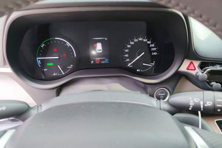 Used Toyota SIENNA 2026 Model 2.5L Dual-Engine Two-Wheel-Drive Comfort Edition Instrument Cluster