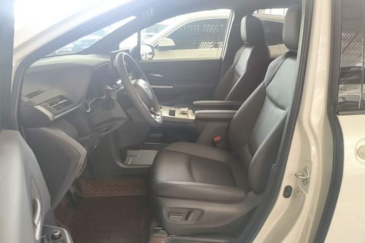 Used Toyota SIENNA 2026 Model 2.5L Dual-Engine Two-Wheel-Drive Prestige Edition Left Front Seat