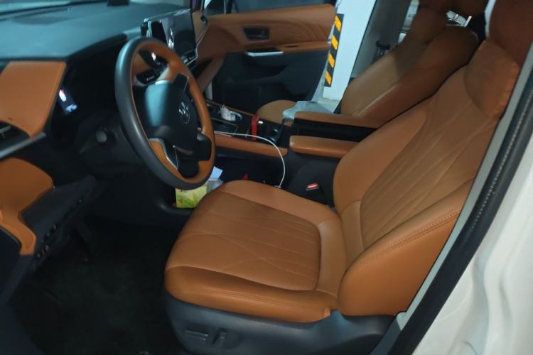 Used Toyota SIENNA 2026 Model 2.5L Dual-Engine Two-Wheel-Drive Comfort Edition Left Front Seat