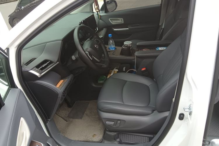 Used Toyota SIENNA 2026 Model 2.5L Dual-Engine Two-Wheel-Drive Comfort Edition Left Front Seat