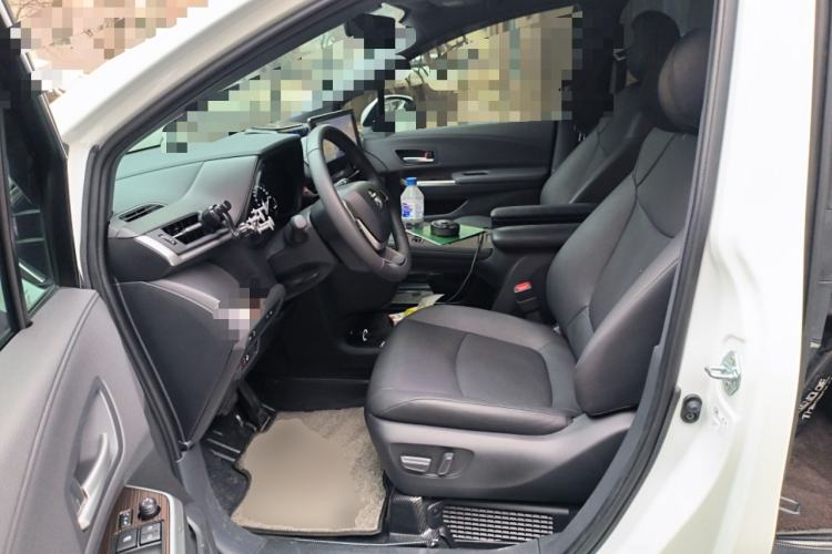 Used Toyota SIENNA 2026 Model 2.5L Dual-Engine Four-Wheel-Drive Luxury Edition Left Front Seat
