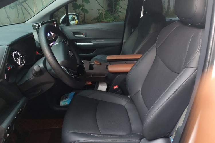 Used Toyota SIENNA 2026 Model 2.5L Dual-Engine Four-Wheel-Drive Prestige Edition Left Front Seat