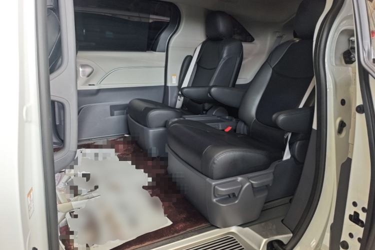 Used Toyota SIENNA 2026 Model 2.5L Dual-Engine Two-Wheel-Drive Comfort Edition Left Rear Seat