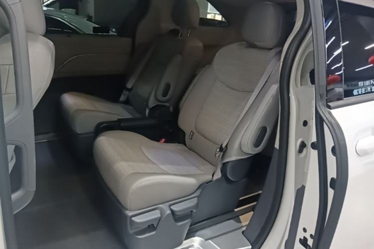 Used Toyota SIENNA 2026 Model 2.5L Dual-Engine Two-Wheel-Drive Comfort Edition Left Rear Seat