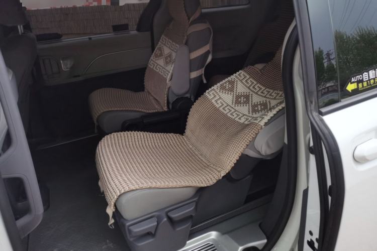 Used Toyota SIENNA 2026 Model 2.5L Dual-Engine Two-Wheel-Drive Comfort Edition Left Rear Seat