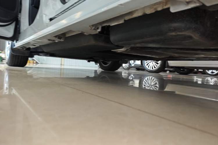 Used Toyota SIENNA 2026 Model 2.5L Dual-Engine Two-Wheel-Drive Comfort Edition Left Side Sill