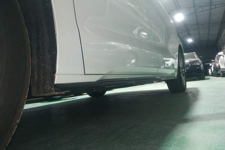 Used Toyota SIENNA 2026 Model 2.5L Dual-Engine Four-Wheel-Drive Prestige Edition Left Side Sill