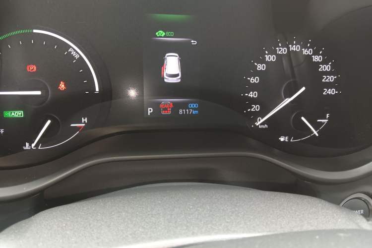 Used Toyota SIENNA 2026 Model 2.5L Dual-Engine Two-Wheel-Drive Comfort Edition Odometer Close Up