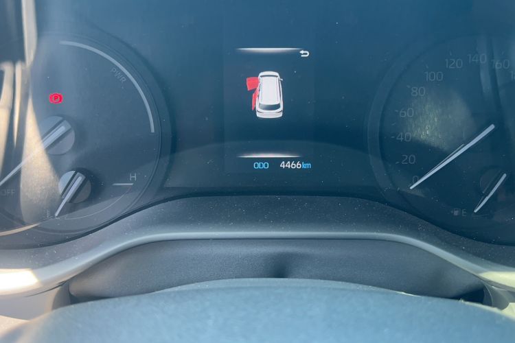 Used Toyota SIENNA 2026 Model 2.5L Dual-Engine Two-Wheel-Drive Comfort Edition Odometer Close Up