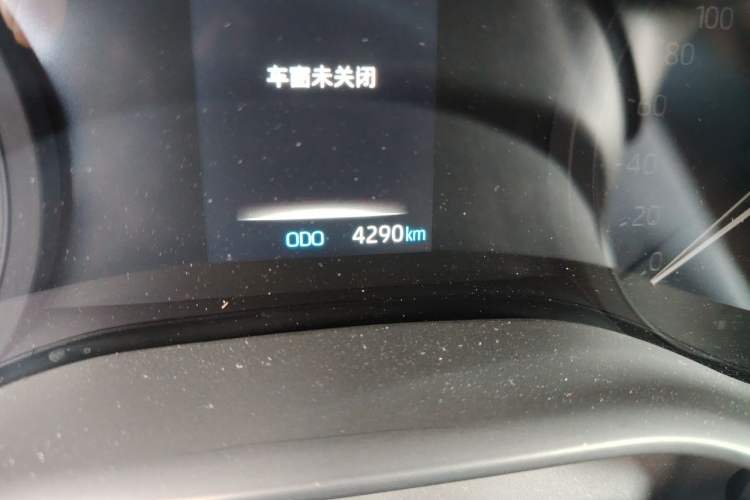 Used Toyota SIENNA 2026 Model 2.5L Dual-Engine Two-Wheel-Drive Comfort Edition Odometer Close Up