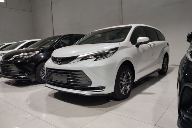 Used Toyota SIENNA 2026 Model 2.5L Dual-Engine Two-Wheel-Drive Luxury Edition