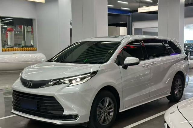 Used Toyota SIENNA 2026 Model 2.5L Dual-Engine Two-Wheel-Drive Comfort Edition