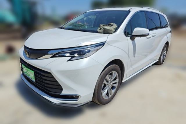 Toyota SIENNA 2026 Model 2.5L Dual-Engine Two-Wheel-Drive Luxury Edition مستعملة