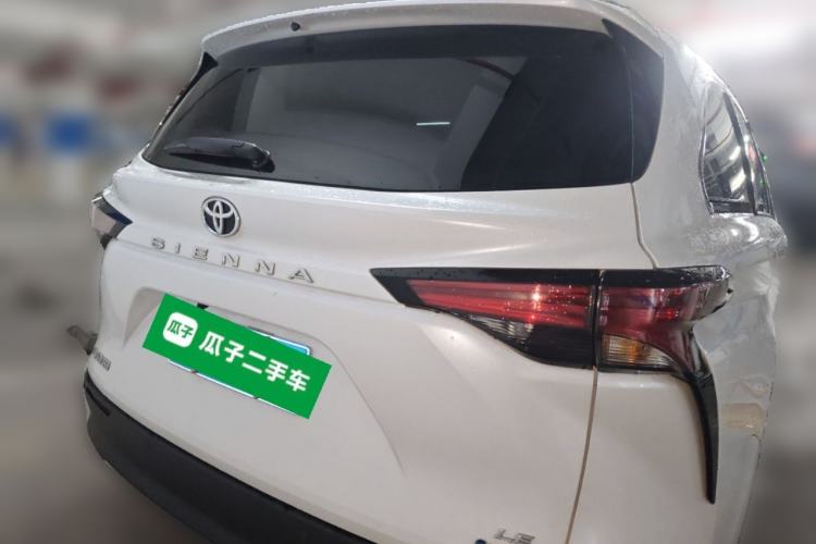 Used Toyota SIENNA 2026 Model 2.5L Dual-Engine Two-Wheel-Drive Comfort Edition Rear