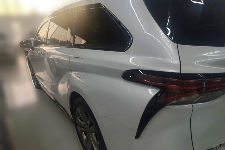 Used Toyota SIENNA 2026 Model 2.5L Dual-Engine Two-Wheel-Drive Premium Prestige Edition Rear Left 45 Deg