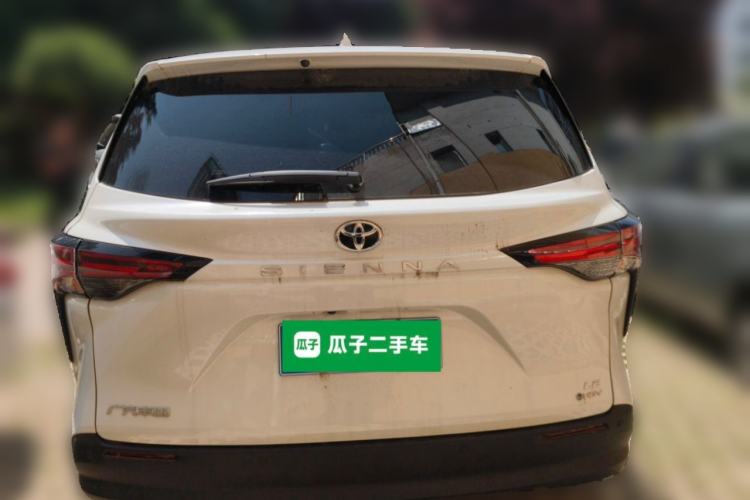 Used Toyota SIENNA 2026 Model 2.5L Dual-Engine Two-Wheel-Drive Comfort Edition Rear