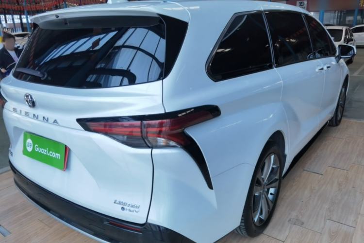 Used Toyota SIENNA 2026 Model 2.5L Dual-Engine Two-Wheel-Drive Premium Prestige Edition Rear Right 45 Deg