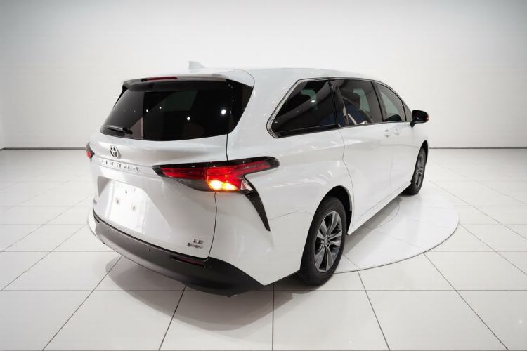 Used Toyota SIENNA 2026 Model 2.5L Dual-Engine Two-Wheel-Drive Comfort Edition Rear Right 45 Deg