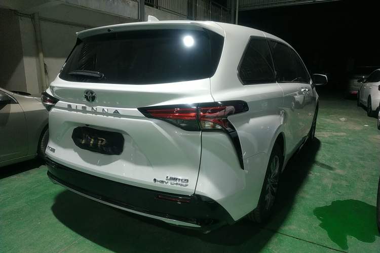 Used Toyota SIENNA 2026 Model 2.5L Dual-Engine Four-Wheel-Drive Prestige Edition Rear Right 45 Deg