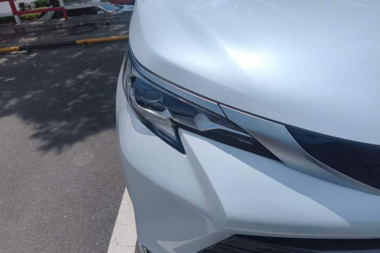 Used Toyota SIENNA 2026 Model 2.5L Dual-Engine Four-Wheel-Drive Luxury Edition Right Front Headlight