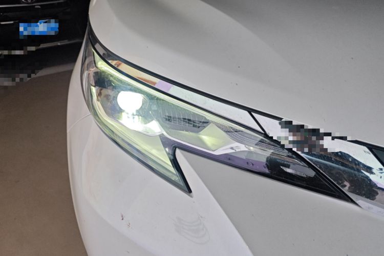 Used Toyota SIENNA 2026 Model 2.5L Dual-Engine Two-Wheel-Drive Comfort Edition Right Front Headlight