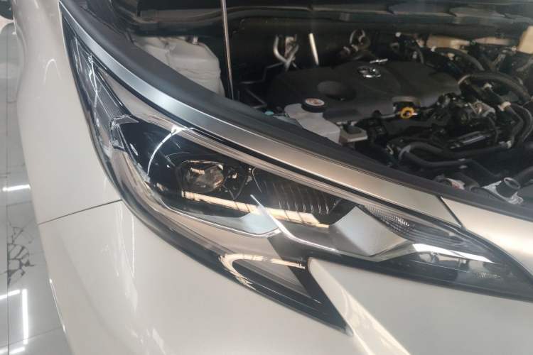 Used Toyota SIENNA 2026 Model 2.5L Dual-Engine Two-Wheel-Drive Premium Prestige Edition Right Front Headlight