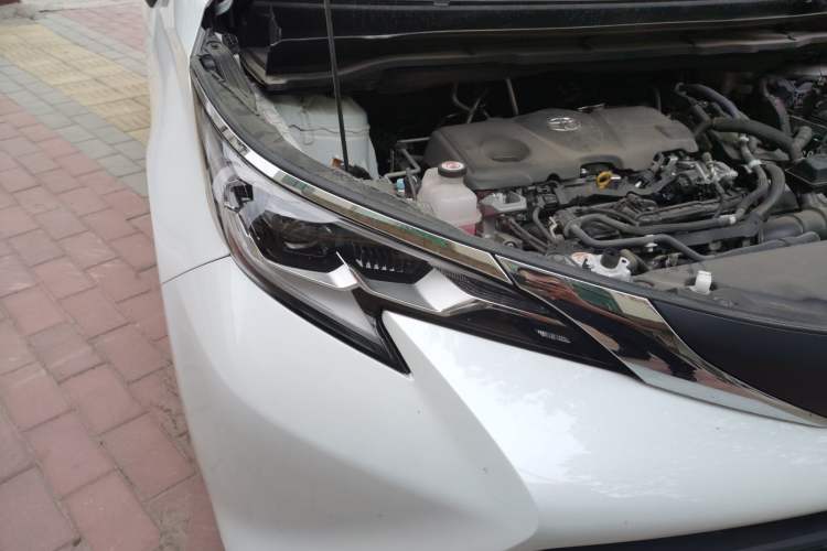 Used Toyota SIENNA 2026 Model 2.5L Dual-Engine Two-Wheel-Drive Comfort Edition Right Front Headlight