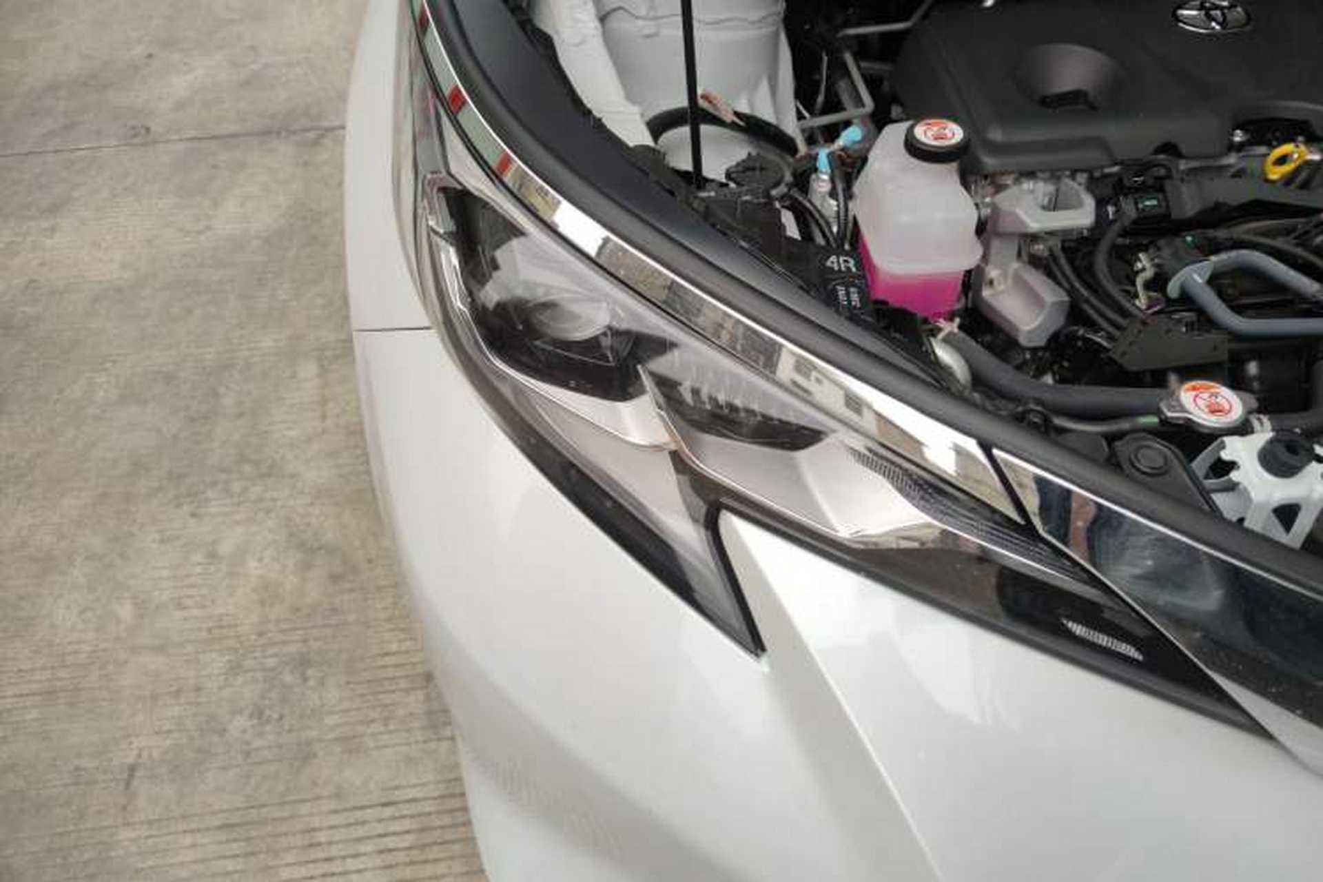 Used Toyota SIENNA 2026 Model 2.5L Dual-Engine Two-Wheel-Drive Comfort Edition Right Front Headlight