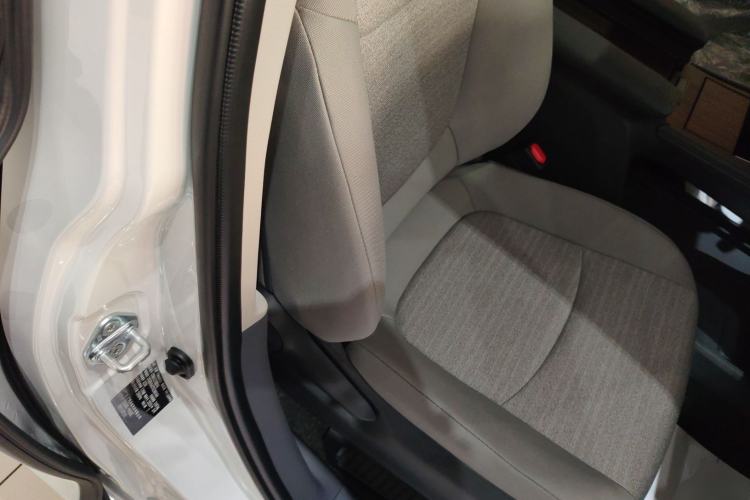 Used Toyota SIENNA 2026 Model 2.5L Dual-Engine Two-Wheel-Drive Comfort Edition Right Front Seat