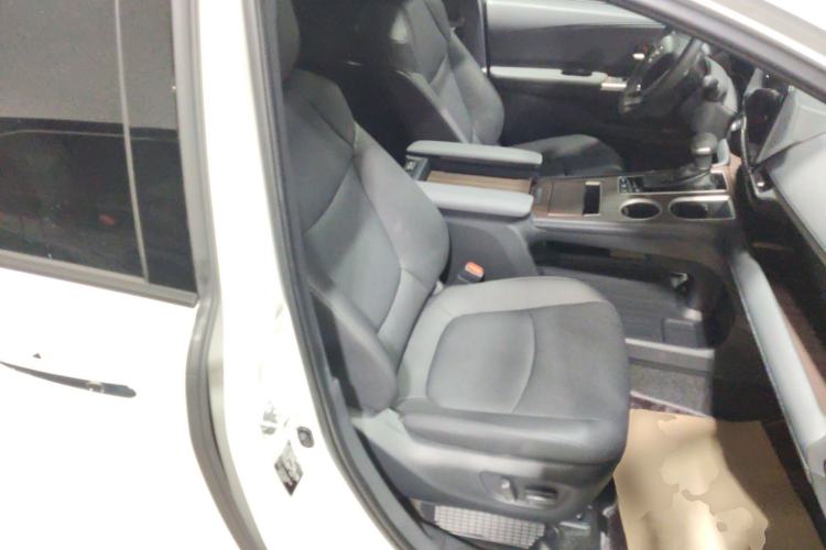 Used Toyota SIENNA 2026 Model 2.5L Dual-Engine Two-Wheel-Drive Luxury Edition Right Front Seat