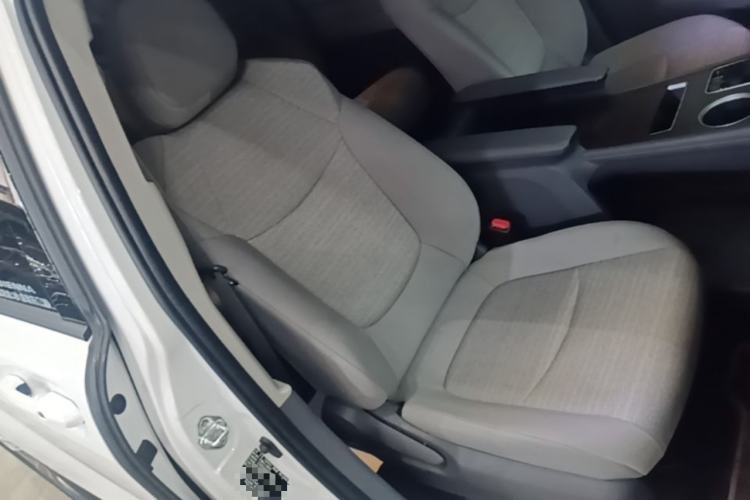 Used Toyota SIENNA 2026 Model 2.5L Dual-Engine Two-Wheel-Drive Comfort Edition Right Front Seat