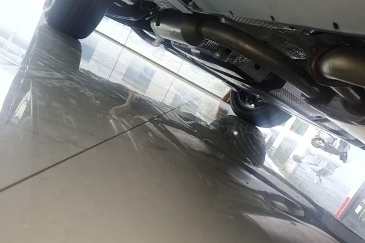 Used Toyota SIENNA 2026 Model 2.5L Dual-Engine Two-Wheel-Drive Luxury Edition Right Side Sill