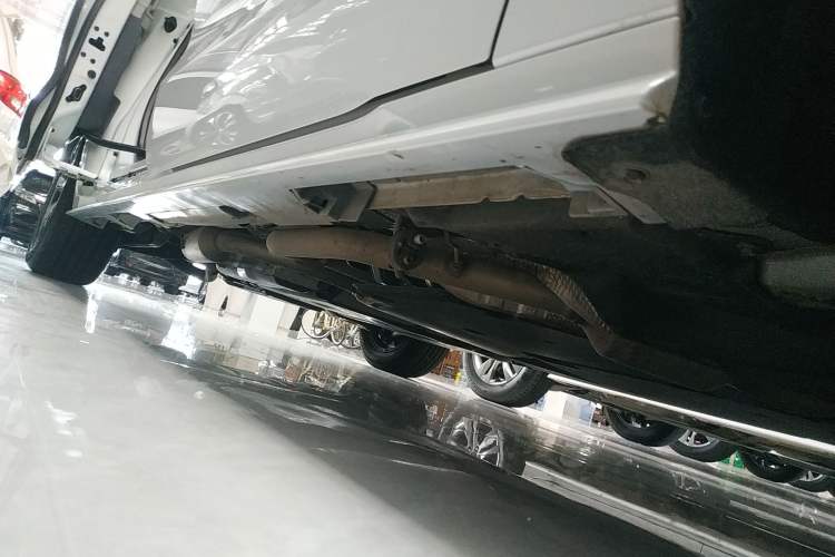 Used Toyota SIENNA 2026 Model 2.5L Dual-Engine Two-Wheel-Drive Comfort Edition Right Side Sill